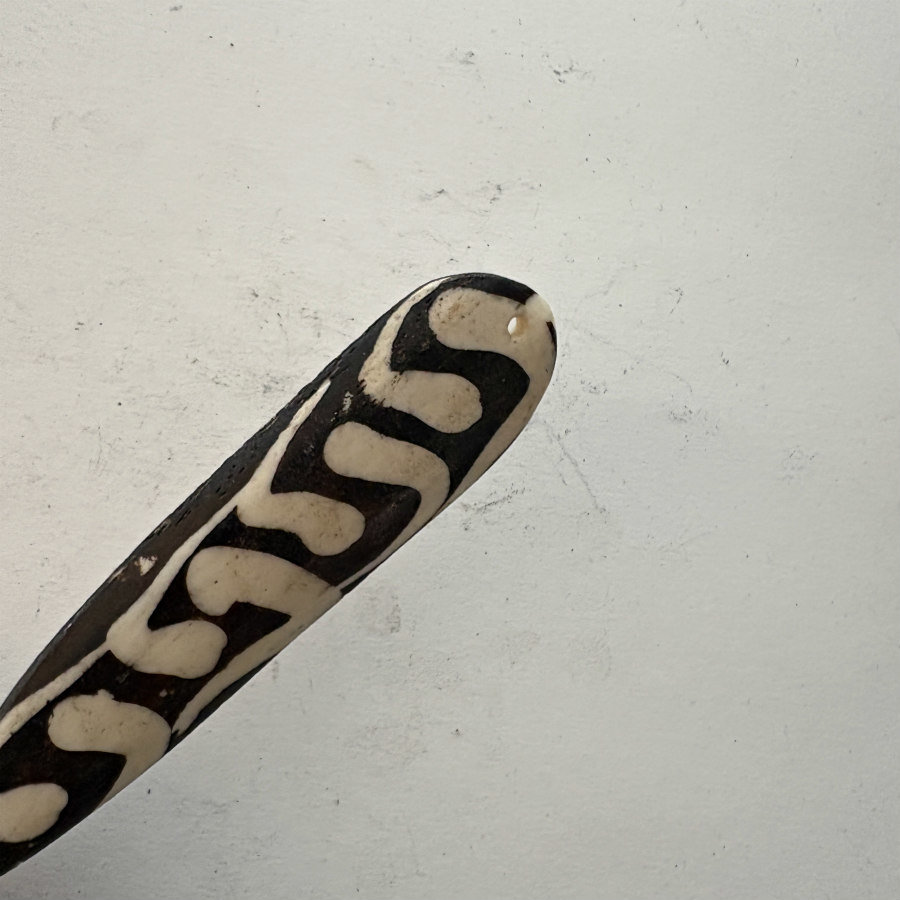 SOLD: Kenyan Batik Bone Pendant: Zig Zag Spear