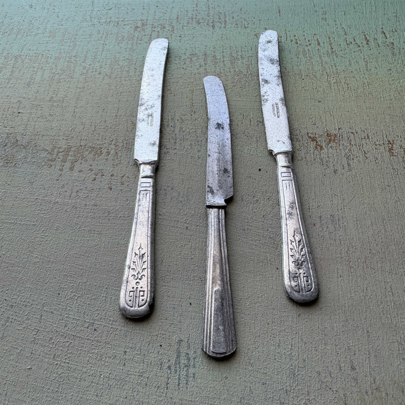 Vintage Metal Mini Knife Set
