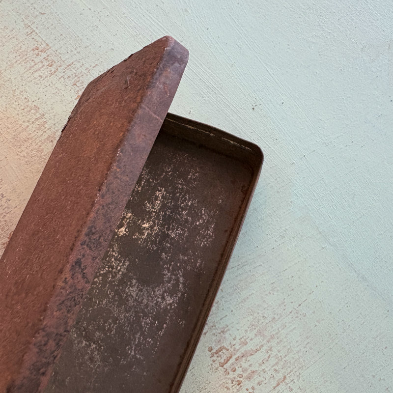 SOLD: Vintage Tin: Mega Rust