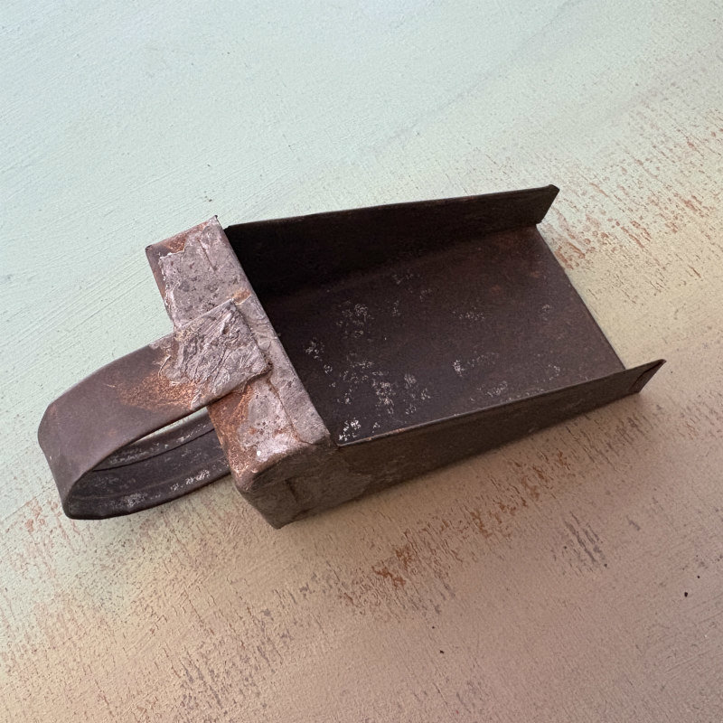 SOLD: Vintage Rectangular Scoop Medium