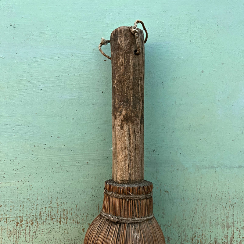 Vintage Chinese Straw Brush