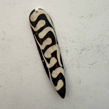 SOLD: Kenyan Batik Bone Pendant: Zig Zag Spear